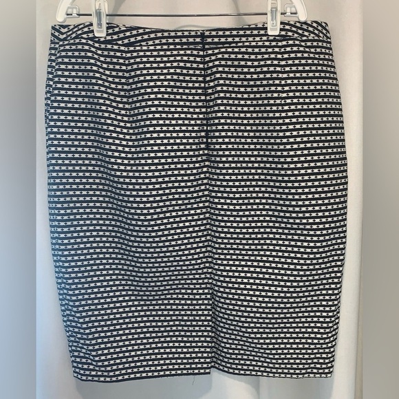 Merona Women's Skirt, Black & White Diamond Print, Zipper Back, Pockets; Size 18 - Picture 4 of 10